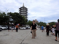 �����E����