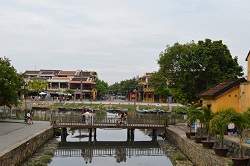 �������i���{���j