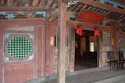 �������i���{���j