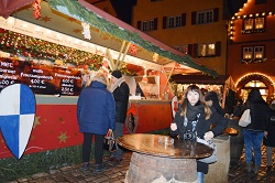 ���[�e���u���N