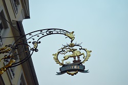 ���[�e���u���N