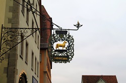 ���[�e���u���N