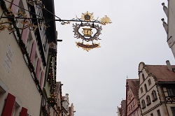 ���[�e���u���N