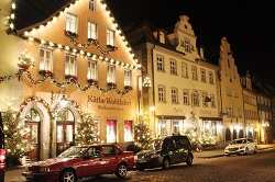 ���[�e���u���N