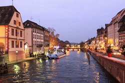 �X�g���X�u�[��