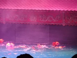 水上人形劇ト 写真